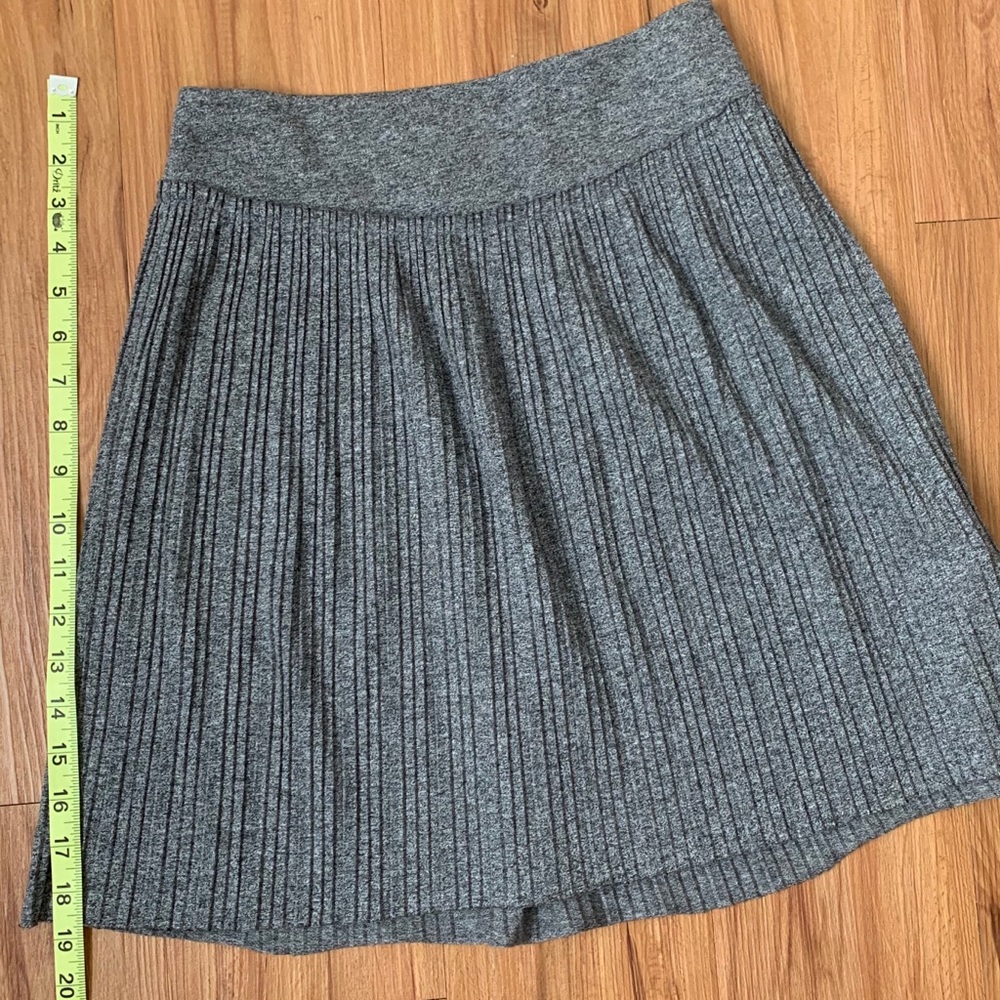 Comfy midi grey skirt